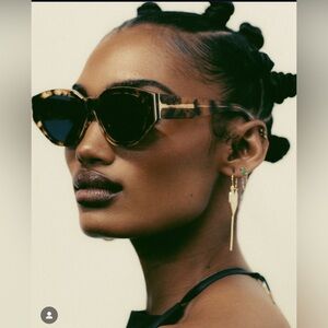 Dezi “Charge It” Tortoise Shell Sunglasses